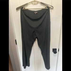 Black J.jill capri lounge pants.